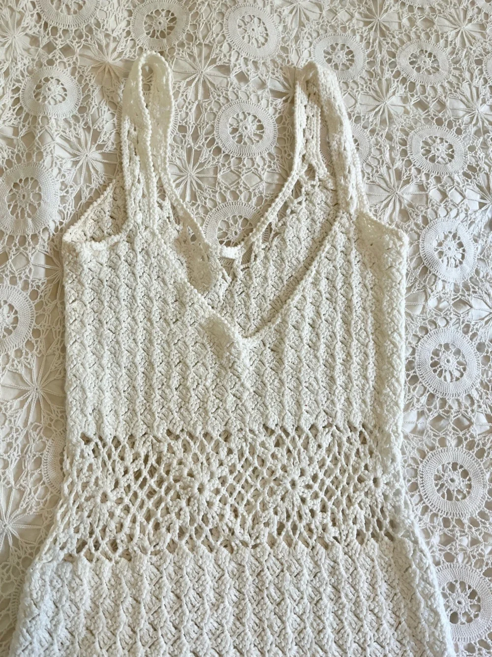 Vintage handmade white crochet sleeveless dress - Picture 4 of 7